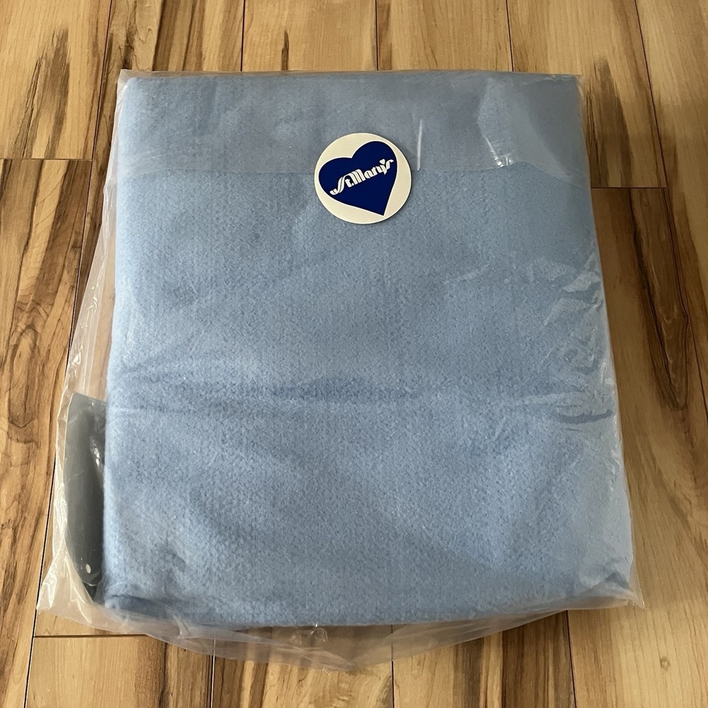 VTG St.Mary's Full/Twin Blanket New Old Stock Satin Border Acrylic Blue MCM - Picture 4 of 5
